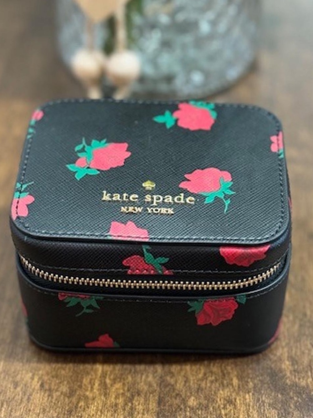 Kate Spade Madison Ditsy Rose Toss Jewelry Holder Case Black Red Floral $139